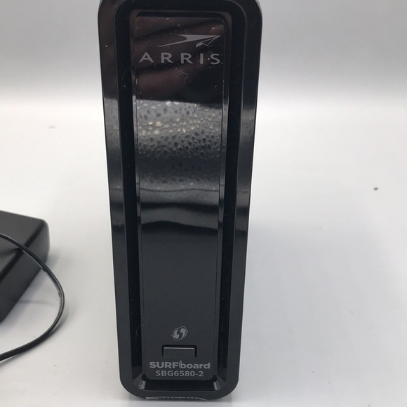 ARRIS Surfboard SBG6580-2 300 Mbps 4 Port Cable Modem and Wi-Fi Router - Picture 2 of 7